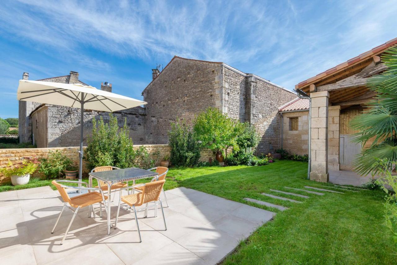 Reves D'Autise Bed & Breakfast Nieul-sur-l'Autise Exterior photo